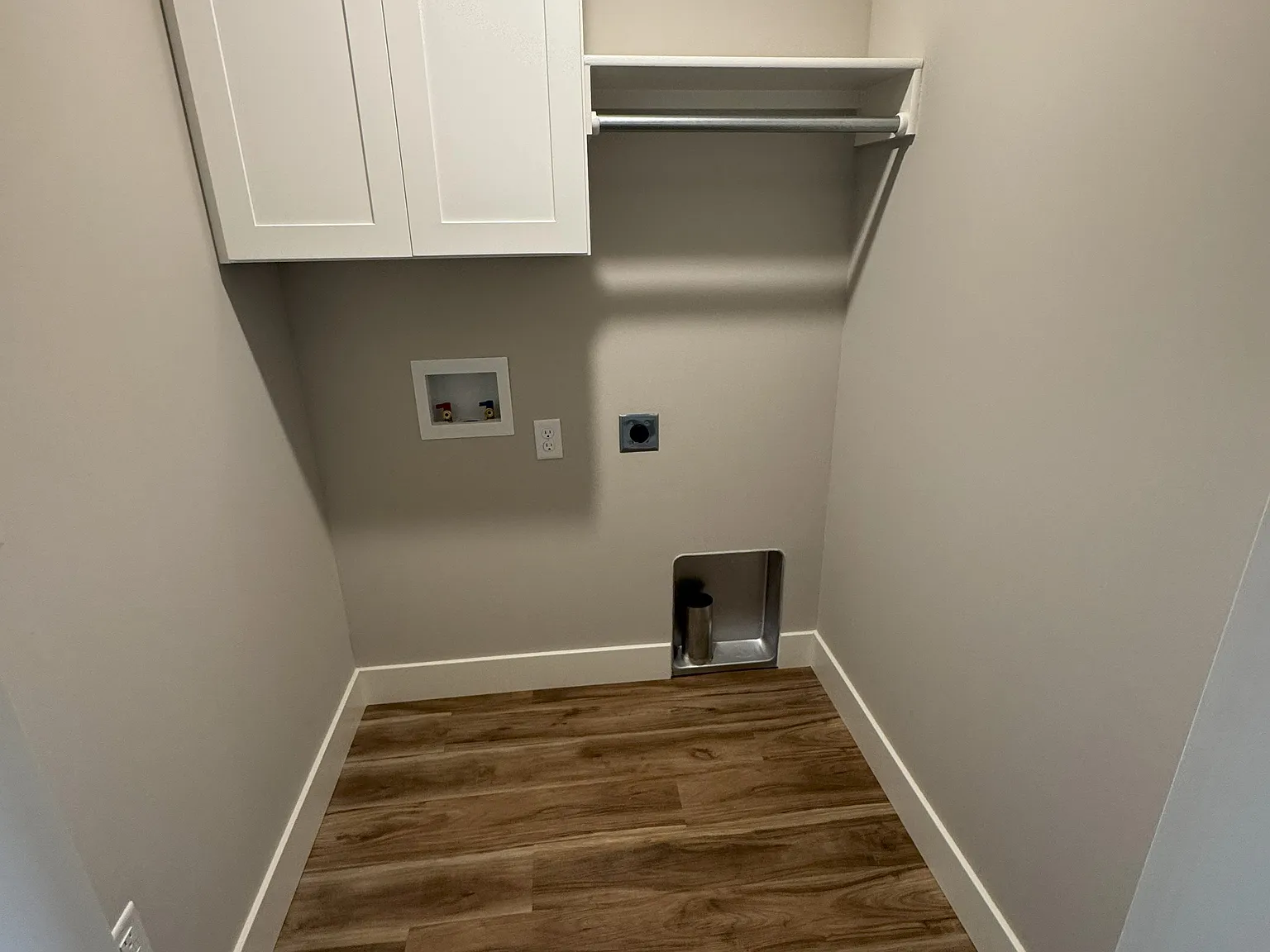 734 E Briarbrook Ct — Photo 4