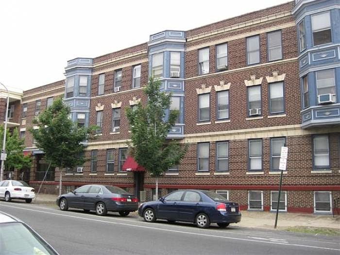 4411 Walnut Street