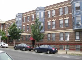 4411 Walnut St APT 3B, Philadelphia, PA 19104