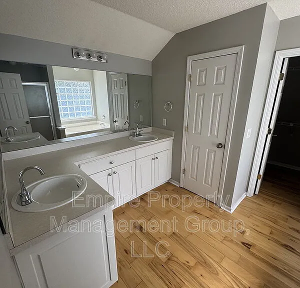 66 Sand Oak Ct — Photo 15