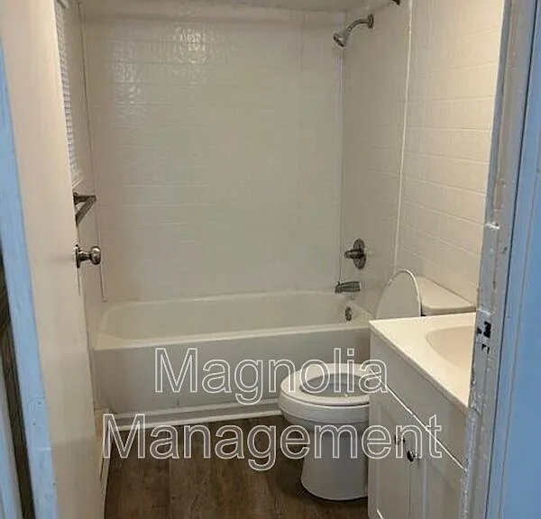 208 1st St — Photo 6