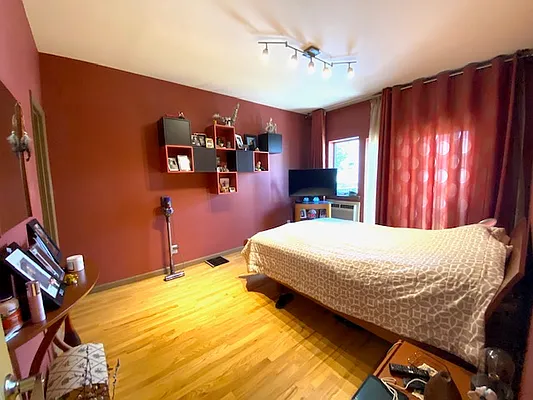 Sold by Maximillion Realty, Inc. | media 11