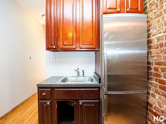 4th image of 665 Central Ave #1L