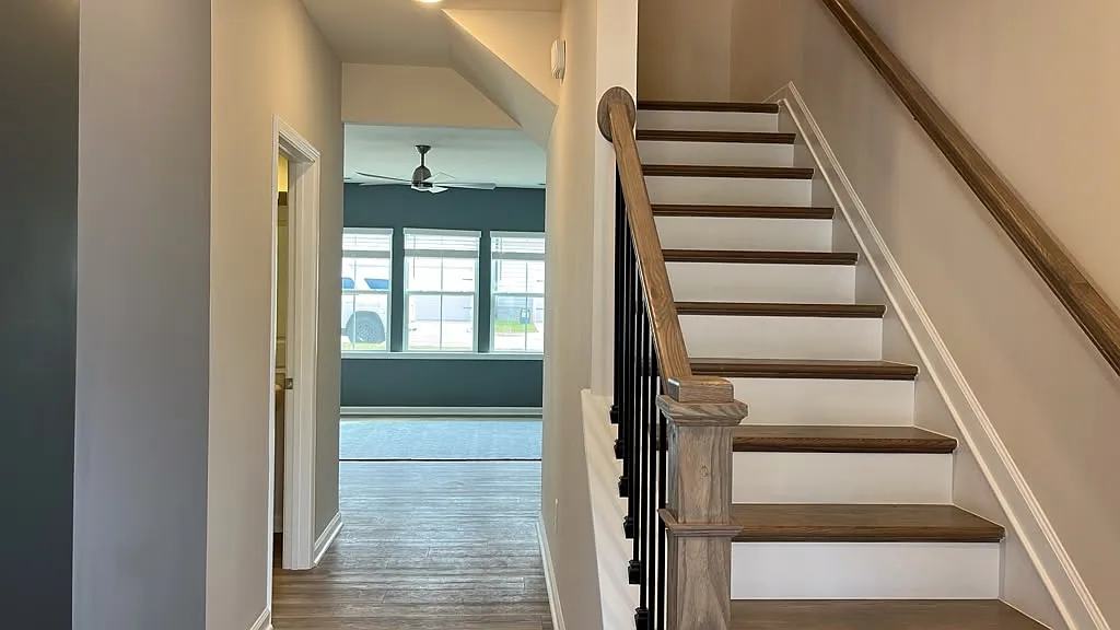 3 bed, 2.5 bath, 1861 sqft, $2,095 — Photo 4