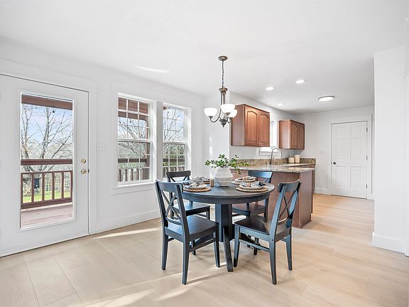 3rd image of 285 Rachel Rd