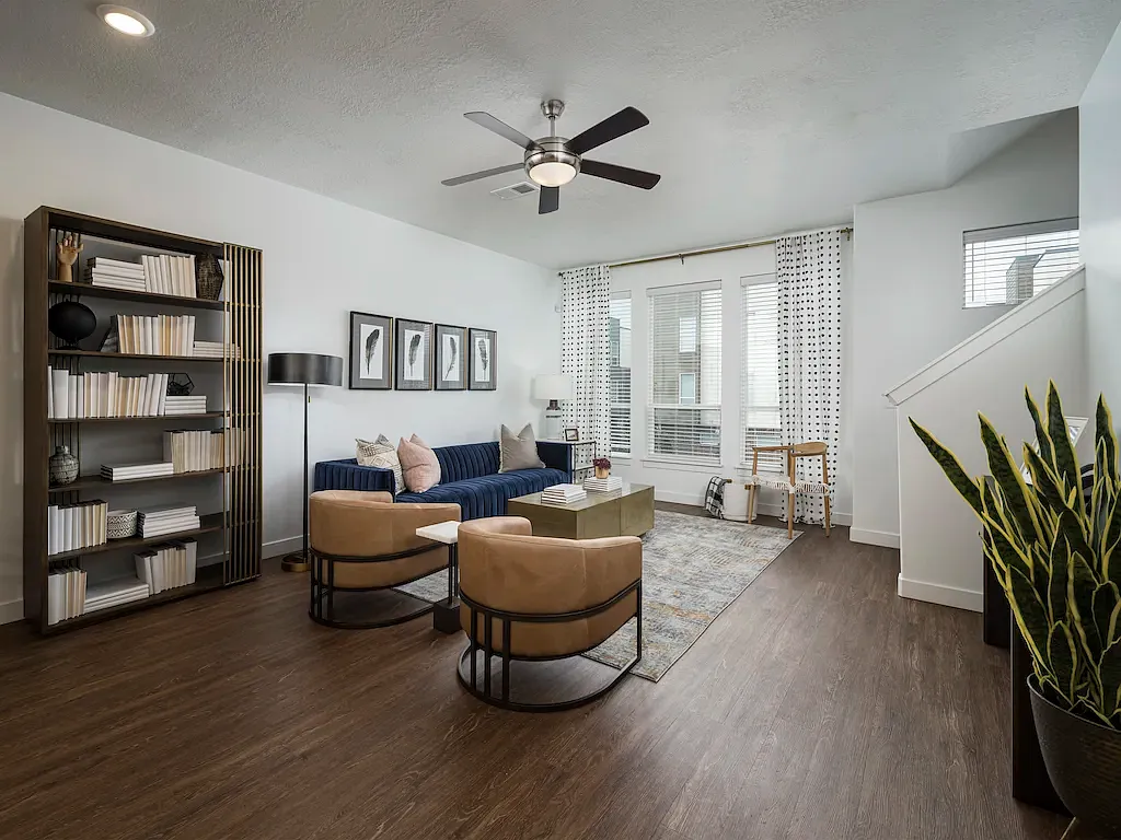 2 bed, 2.5 bath, 1482 sqft, $2,299 — Photo 2