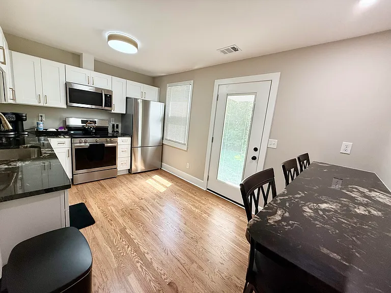 824 Ann St — Photo 8