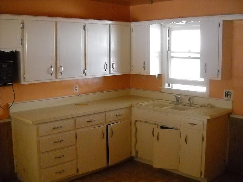 2nd image of 804 S Bivins St