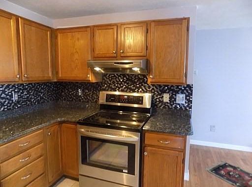 4th image of 33 A Jackson St #304