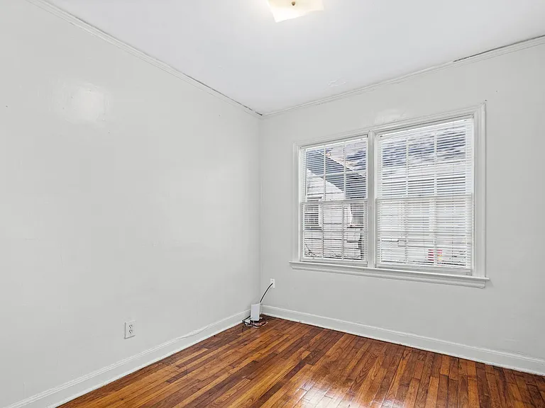 Marion Ave — Photo 11