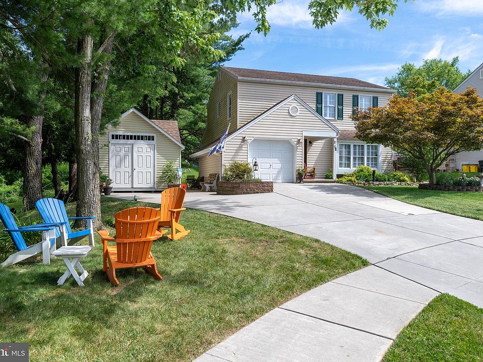 1st image of 9 White Wood Ct