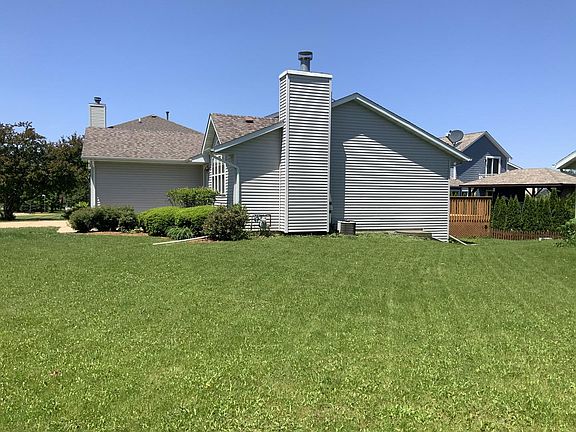 2nd image of 816 S Oak Creek Dr