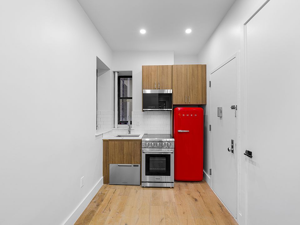 1st image of 253 W 15th St #5A