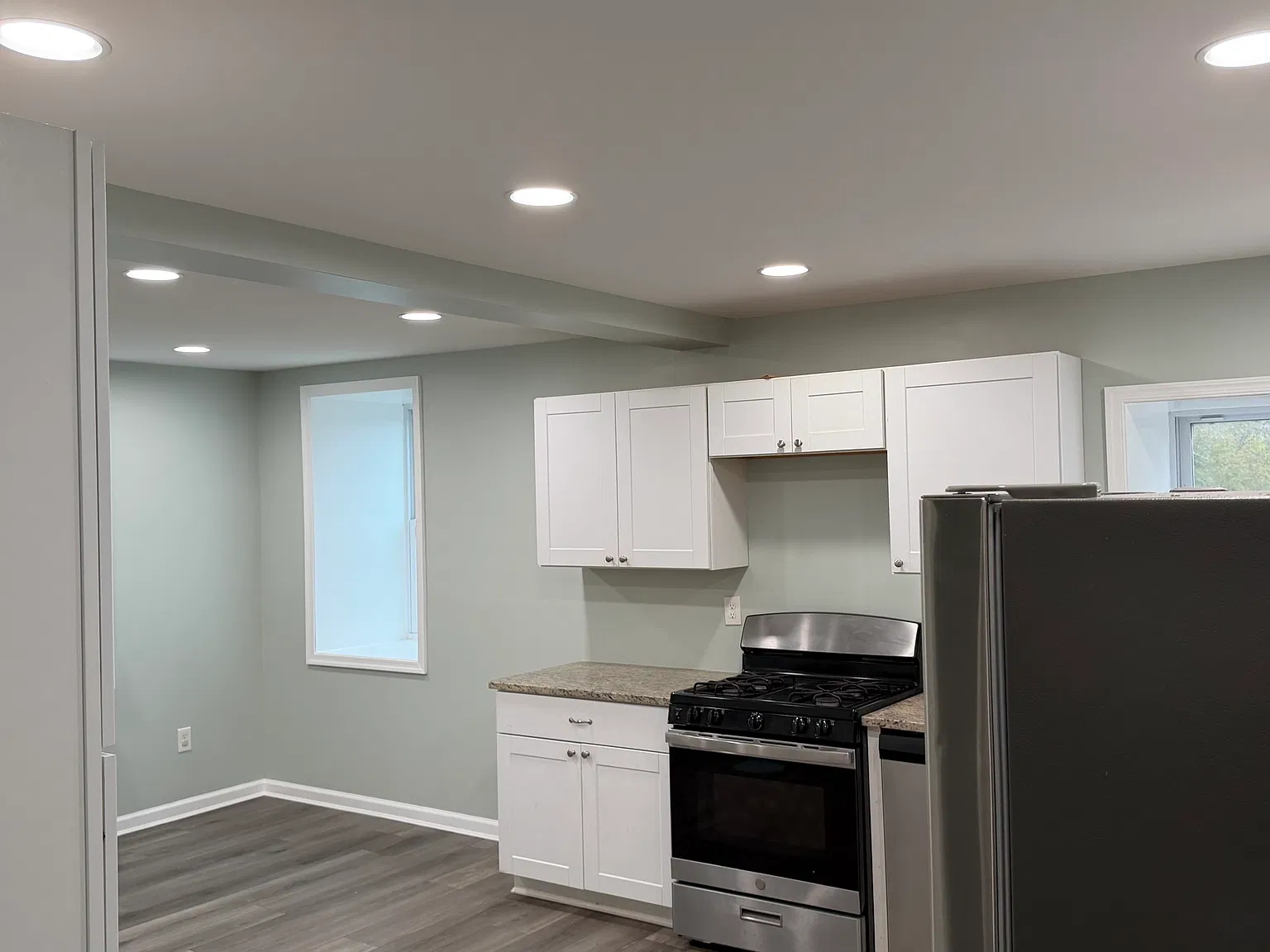 4 bed, 3.5 bath, 2100 sqft, $2,400 — Photo 2