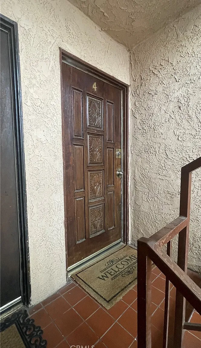 3 bed, 1.5 bath, 1100 sqft, $2,800 — Photo 2
