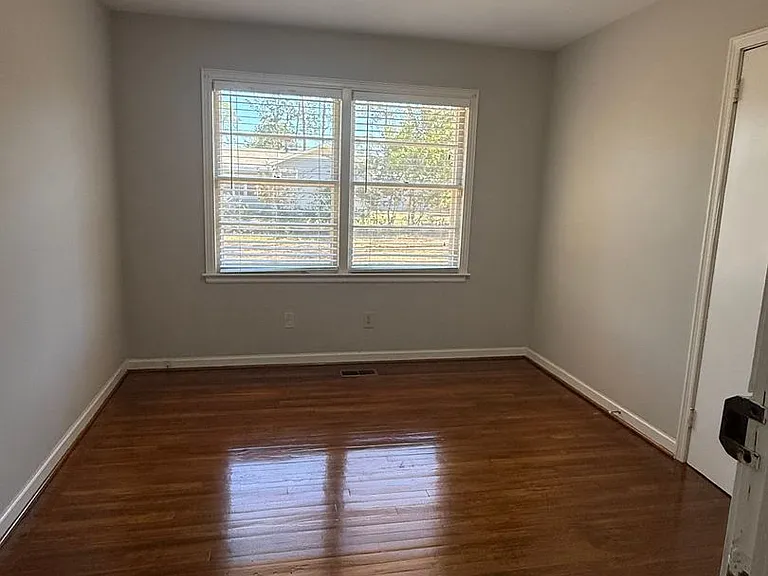 2109 Fleming St — Photo 7