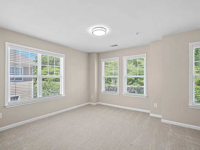 2632 Weddington Ave — Photo 22