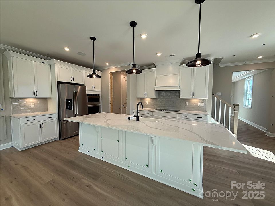 2nd image of 12059 Lavinia Ln