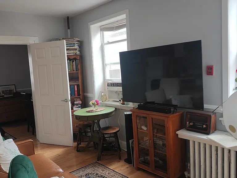 Spruce St — Photo 3