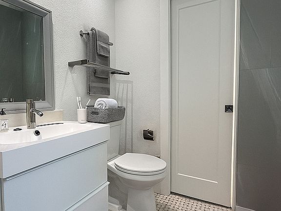 4th image of 530 SW 16th Ave #530