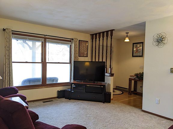2nd image of 2260 Woodland Ct