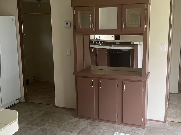 521 E Veterans Memorial Blvd #301 — Photo 14