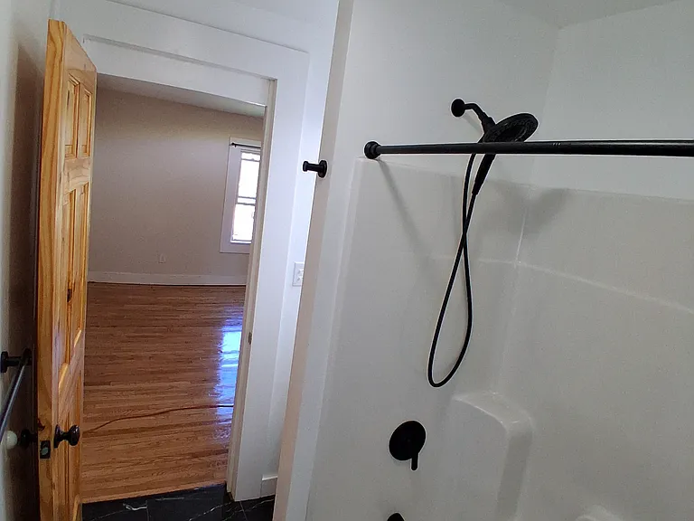 4 115th St #2R — Photo 6