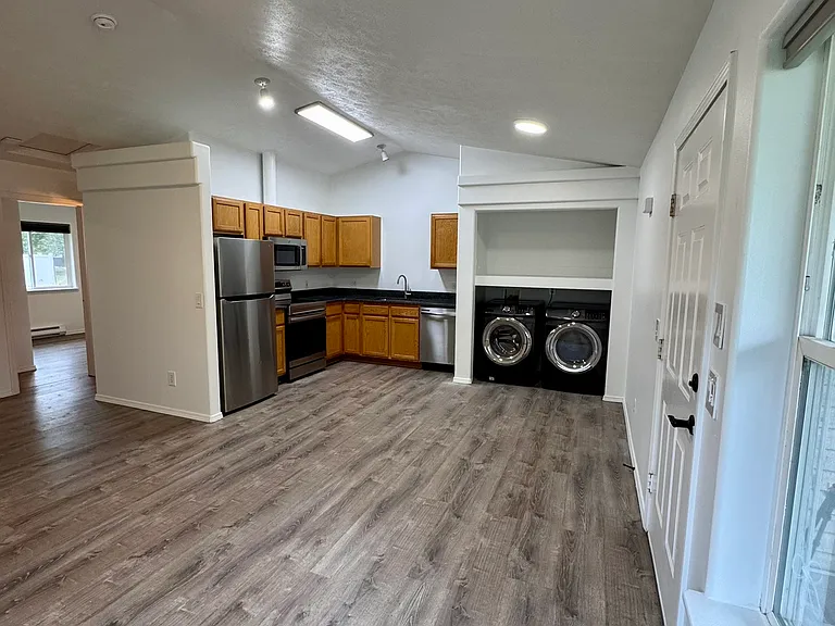 112 W 20th Ave #A — Photo 6