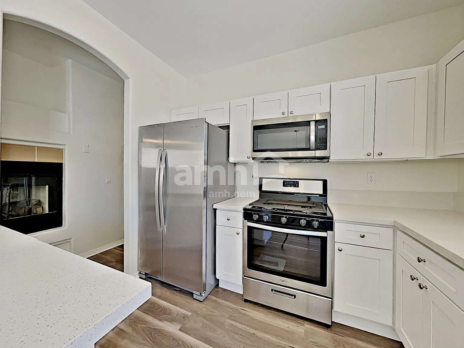 3 bed, 2.0 bath, 1443 sqft, $2,220 — Photo 3