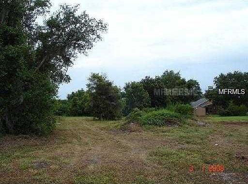 2nd image of 3225 Parkwood Ct