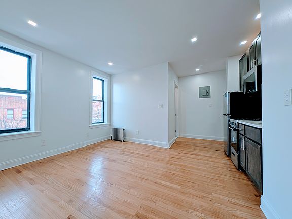 2nd image of 640 Carroll St #4D