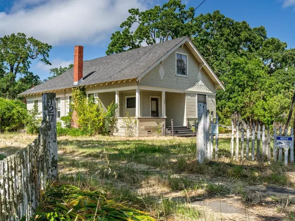 127 Pleasant Avenue, Santa Rosa, CA 95403