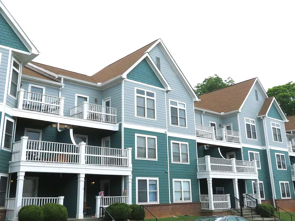 1517 Laurel Ave #309