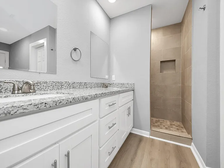 6832 Foster St — Photo 33