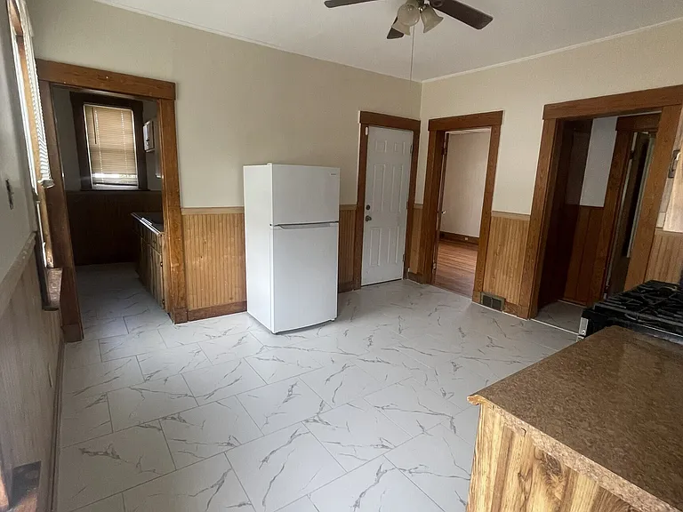65 1st St #2 — Photo 4