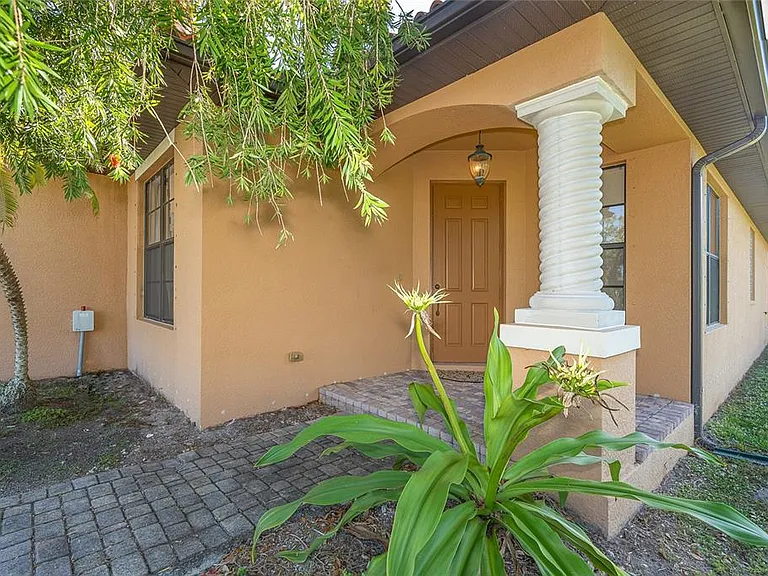 431 Albatross Rd — Photo 4