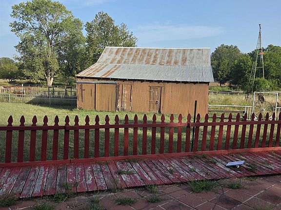 5th image of 1404 Caney Rd