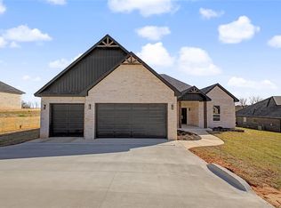 2435 Canyon Cir, Blanchard, OK 73010