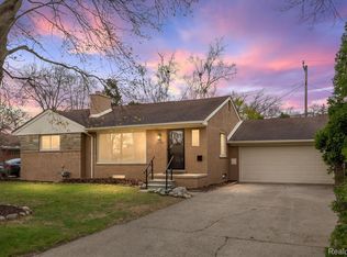 19700 Greenwald Dr, Southfield, MI