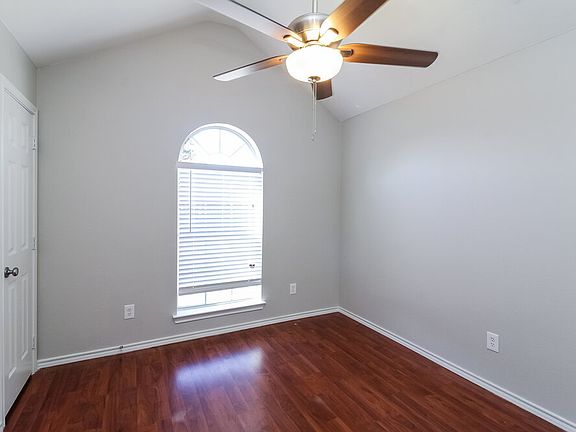 5th image of 1404 Doris Dr