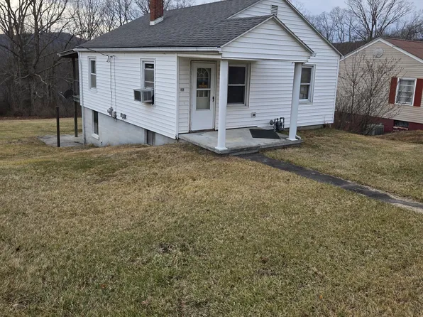 153 Stanley Hill Rd, Peterstown, WV 24963