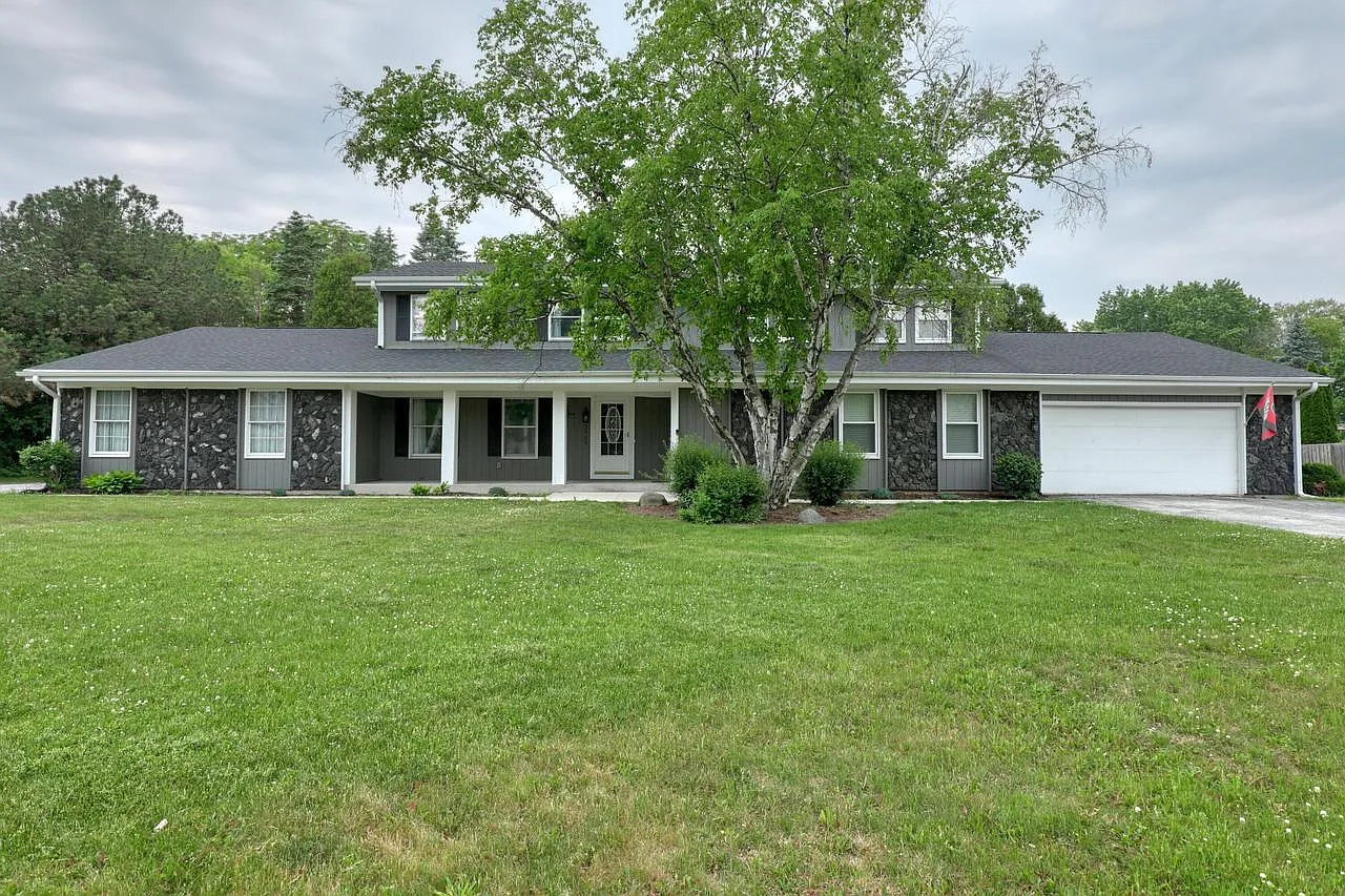 3 bed, 2.5 bath, 1950 sqft, $3,400 — Photo 1