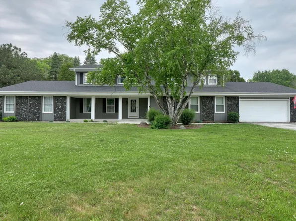 2935 Nassau Dr, Brookfield, WI 53045