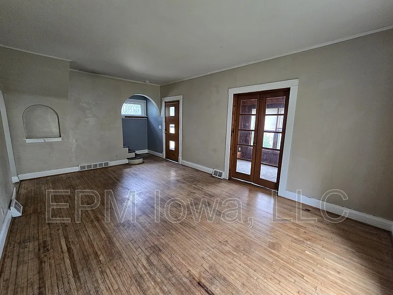 3 bed, 1.5 bath, 1266 sqft, $875 — Photo 2
