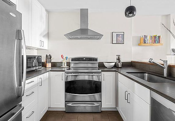 5th image of 286 Park Pl #1