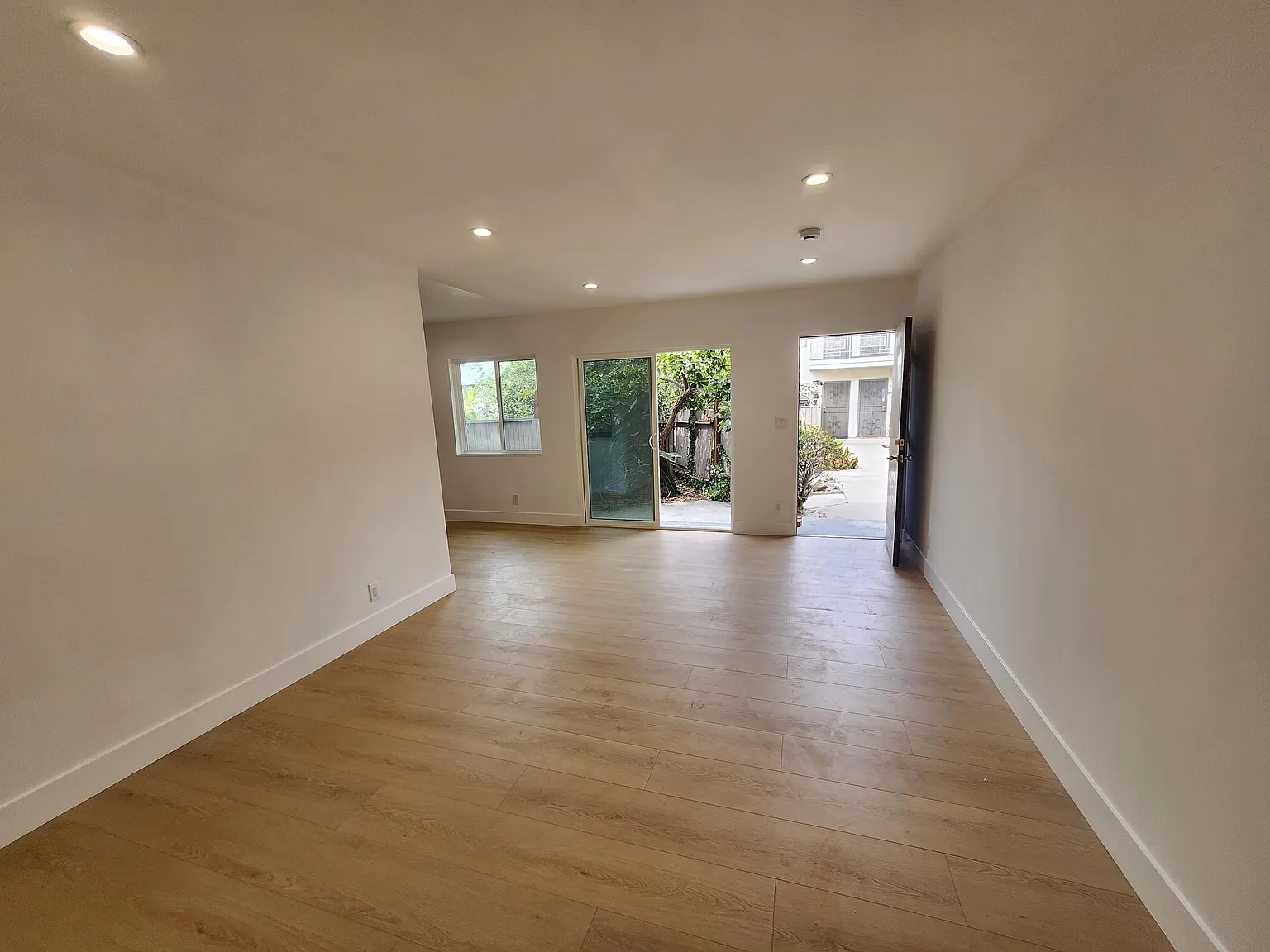 1 bed, 700 sqft, $2,150 — Photo 4