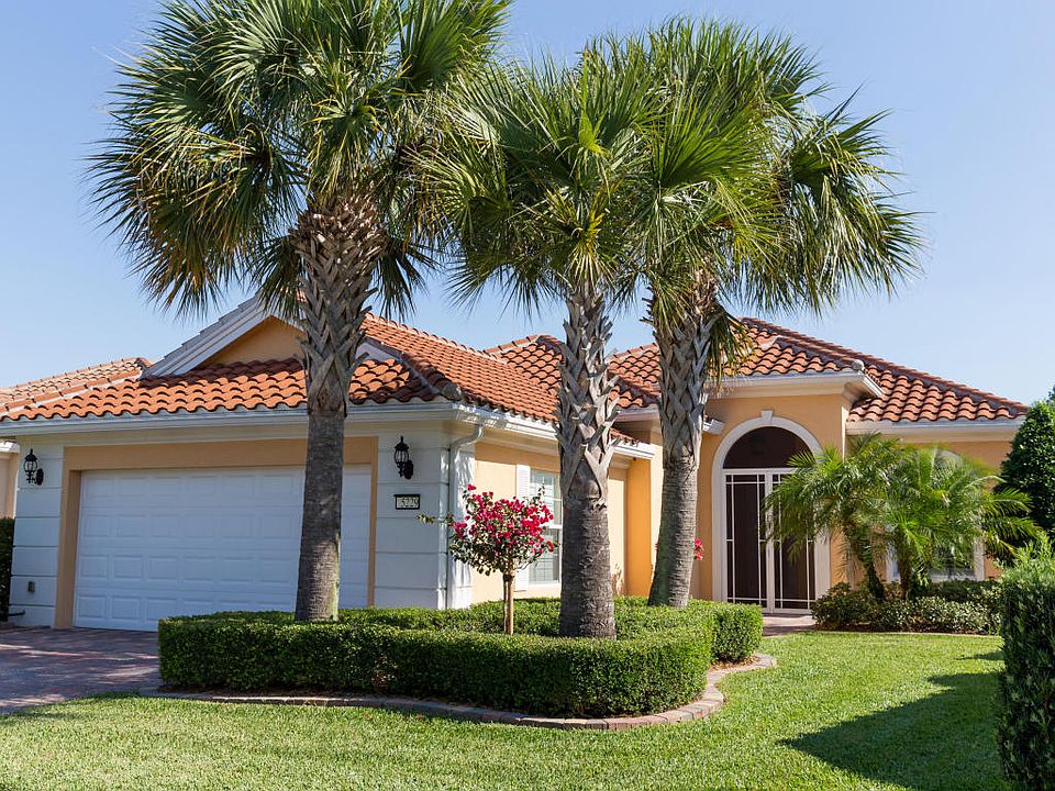 Home For Sale In Waterway Village