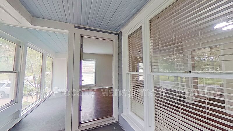 1st image of 6217 Calmont Ave