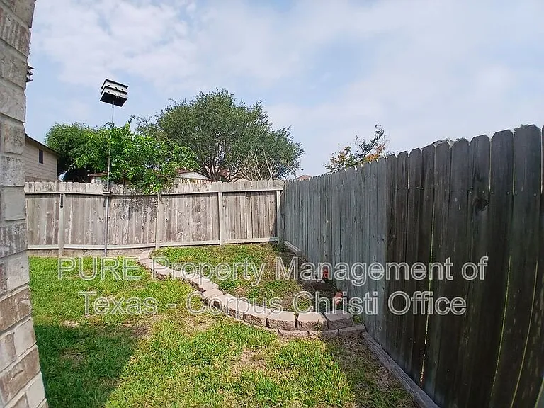 7609 Cold Springs Dr — Photo 36