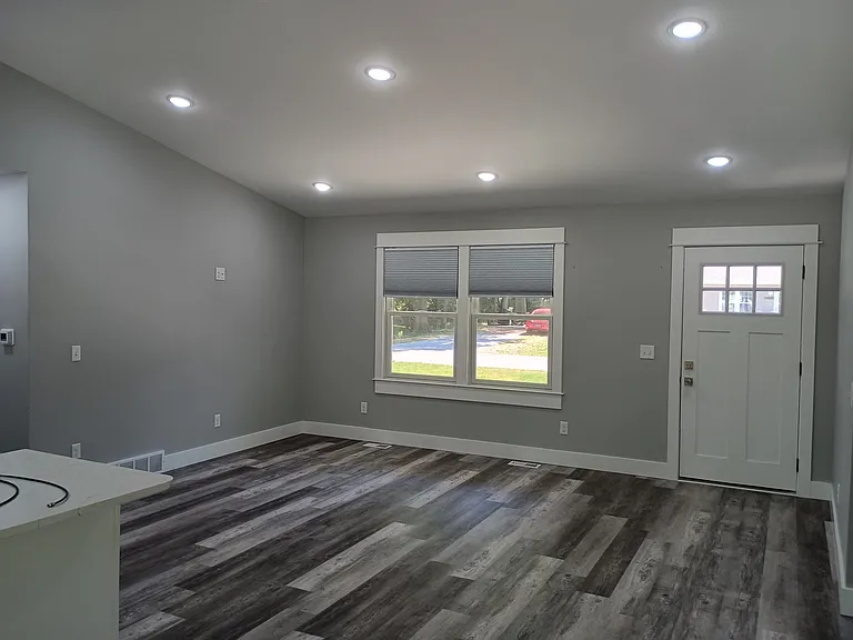3673 Waalkes St — Photo 5